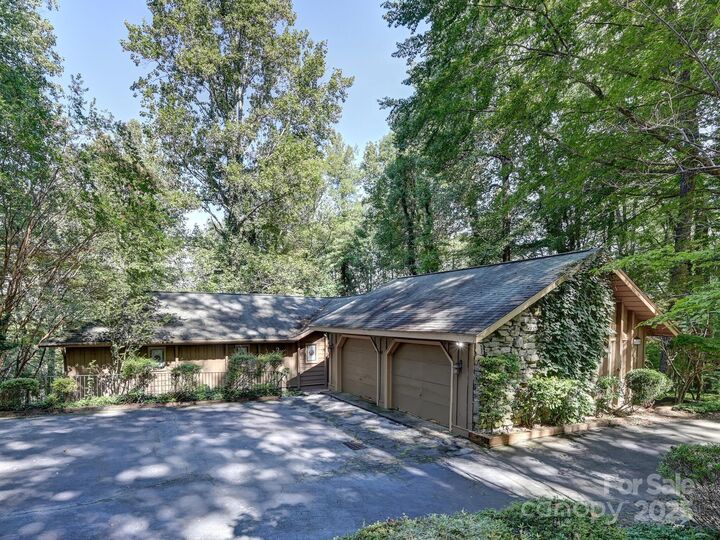 Property Photo: 215 Estate Drive NC 28739