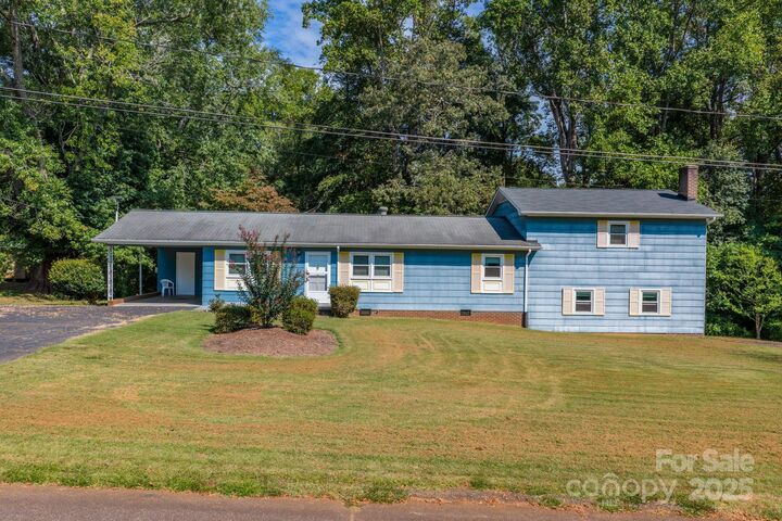 3572 Spring Valley Drive  Newton NC 28658 photo