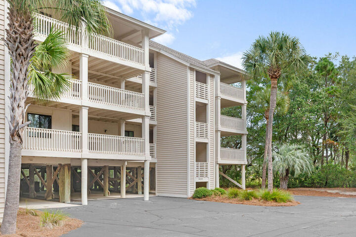 Property Photo:  2020 Long Bend Drive  SC 29455 