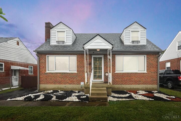 Property Photo:  162 E Crest Drive  OH 45215 