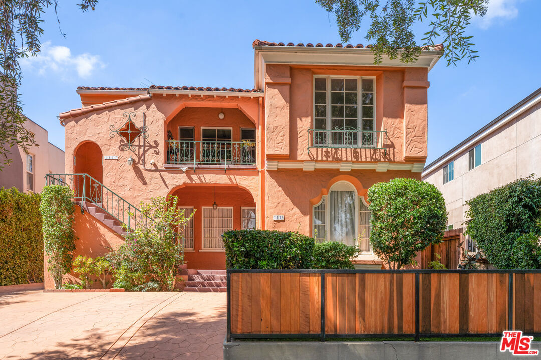 Property Photo:  1115 S La Peer Dr  CA 90035 