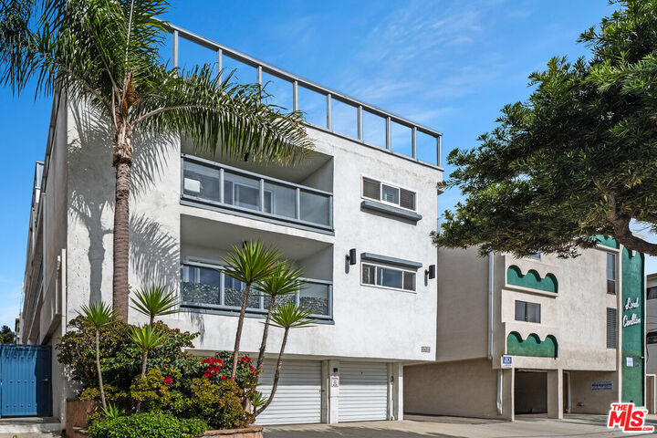 Property Photo:  2431 3rd St  CA 90405 