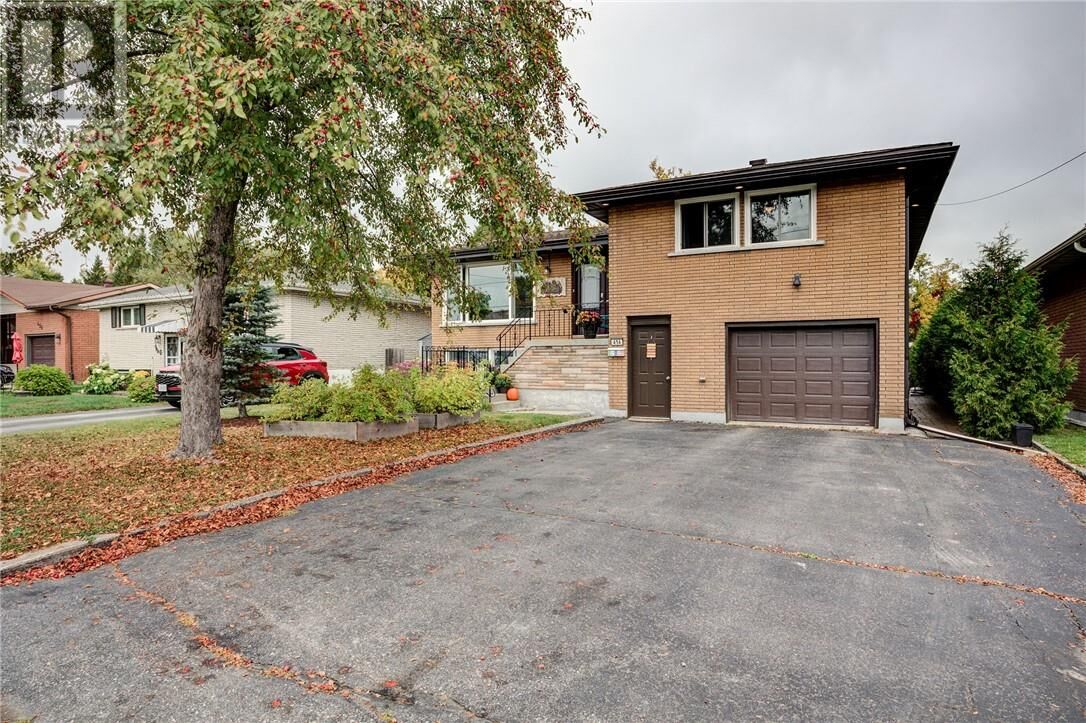 Property Photo:  414 McNeill Boulevard  ON P3C 2H5 
