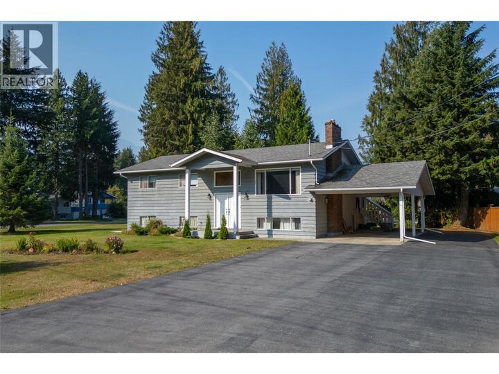 1695 Hay Road  Revelstoke BC V0E 2S1 photo