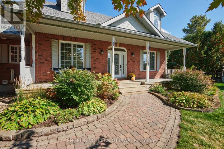 Property Photo: 1491 Stableview Way ON K4P 1P2