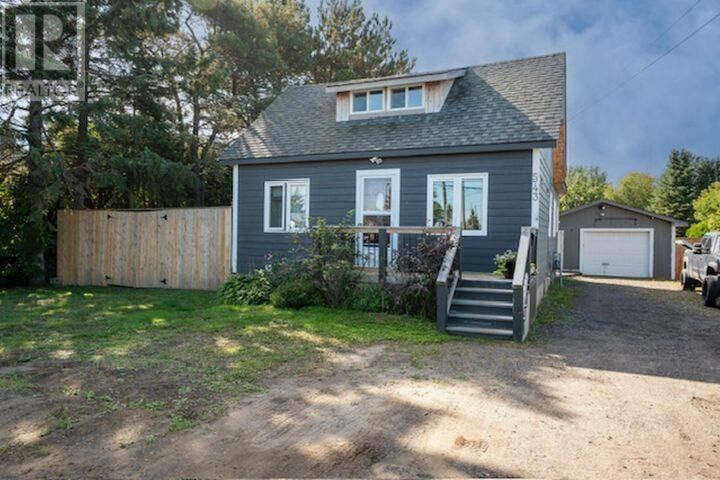 Photo de la propriété:  543 Dawson Street  ON P7A 3W4 