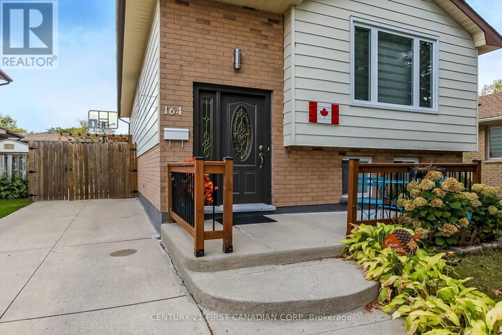 Property Photo:  164 Clara Crescent  ON N6E 3G8 