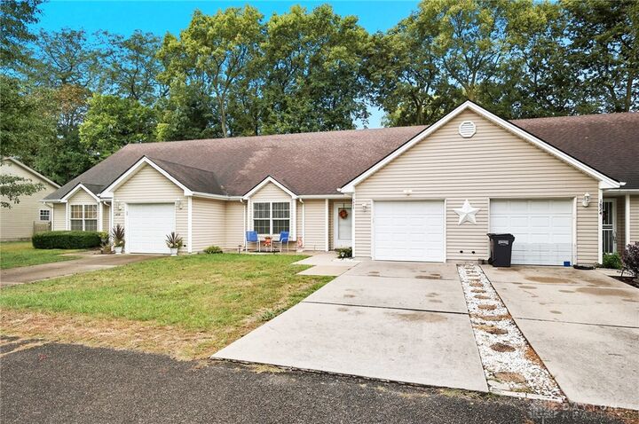 Property Photo:  1826 Kenway Place  OH 45044 