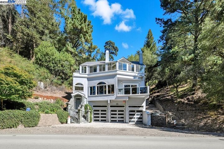 Property Photo: 7716 Skyline Blvd CA 94611