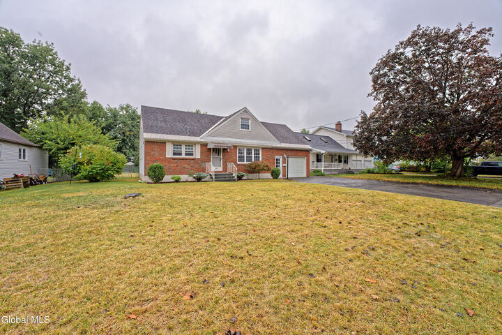 Property Photo:  219 Rotterdam Street  NY 12306 