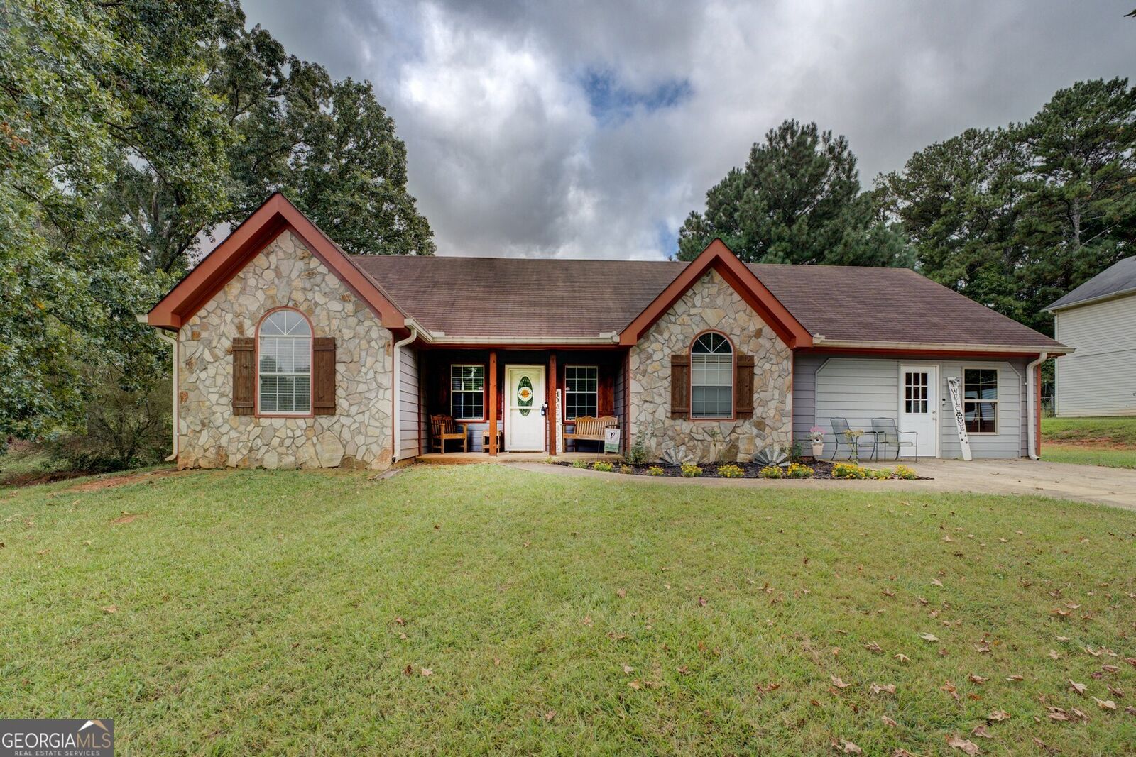 Property Photo:  35 Cambridge Way  GA 30016 