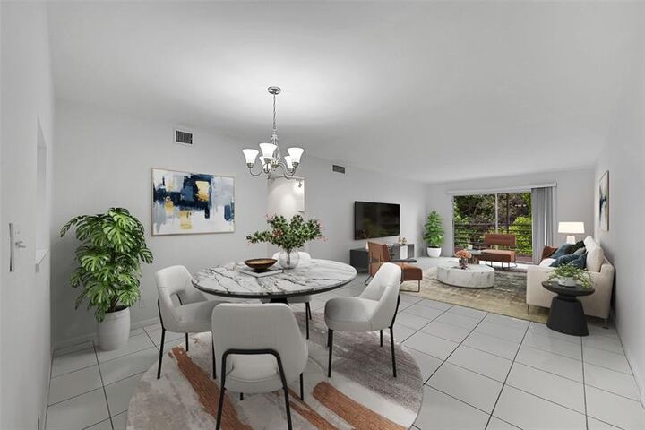 Property Photo: 2403 Antigua Cir G4 FL 33066