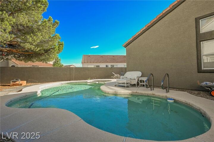 Property Photo: 1424 Country Hollow Drive NV 89117