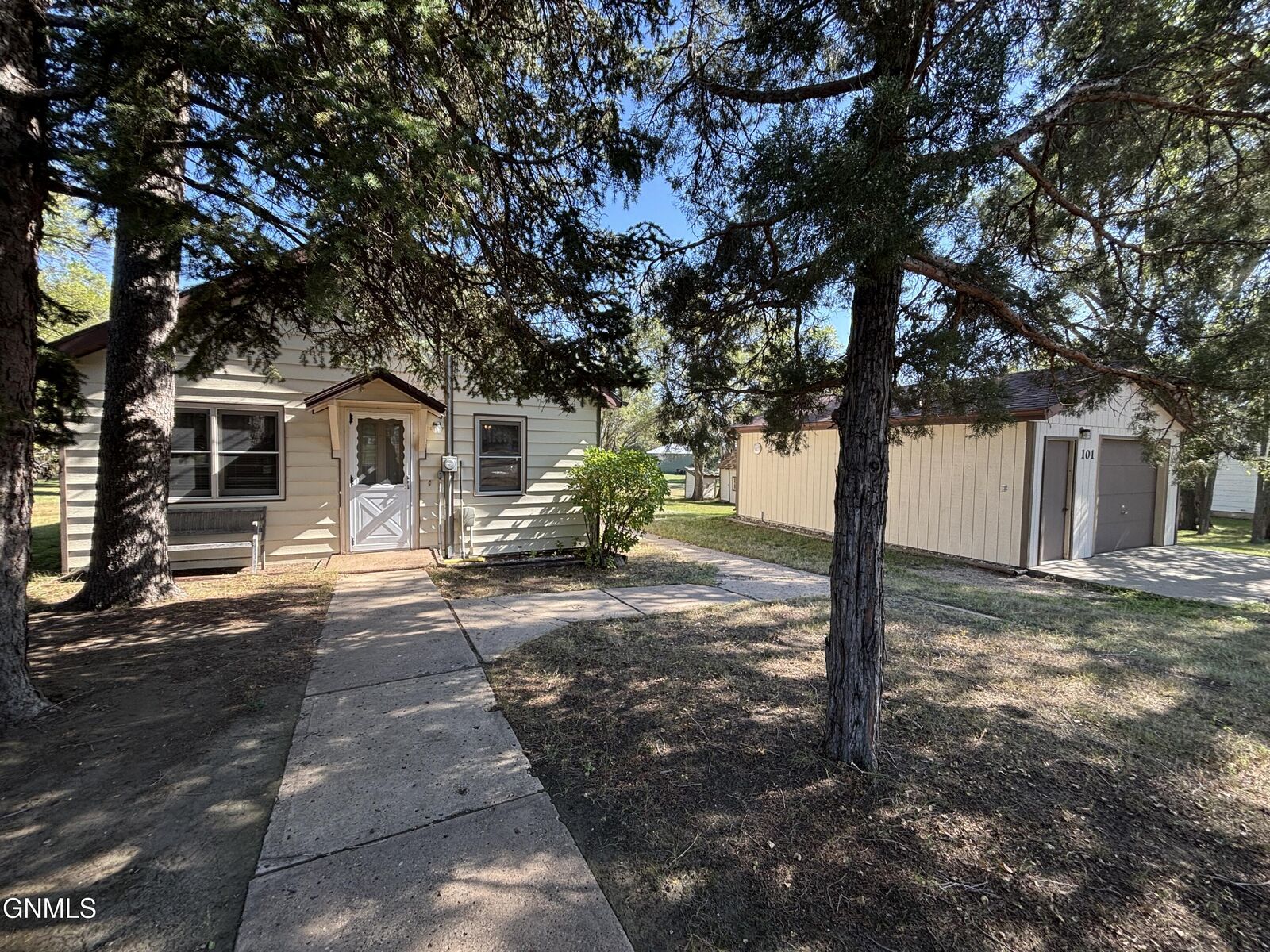 Property Photo:  101 2nd Avenue NE  ND 58541 