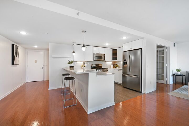 Property Photo: 700 Grove St 11P NJ 07310