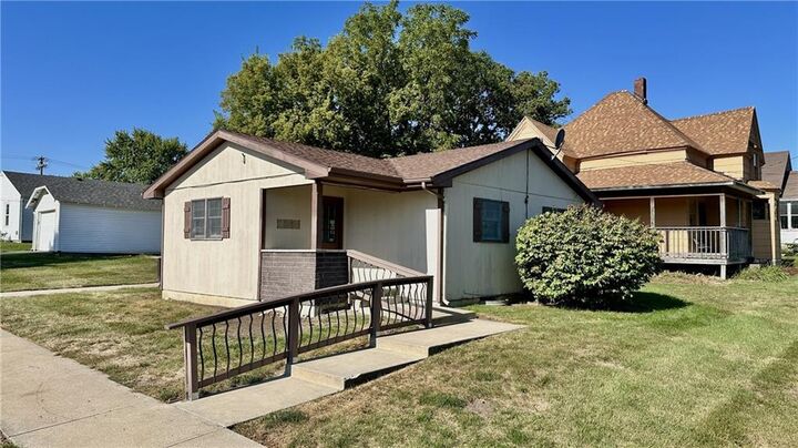 152 E 8th Street  Trenton MO 64683 photo