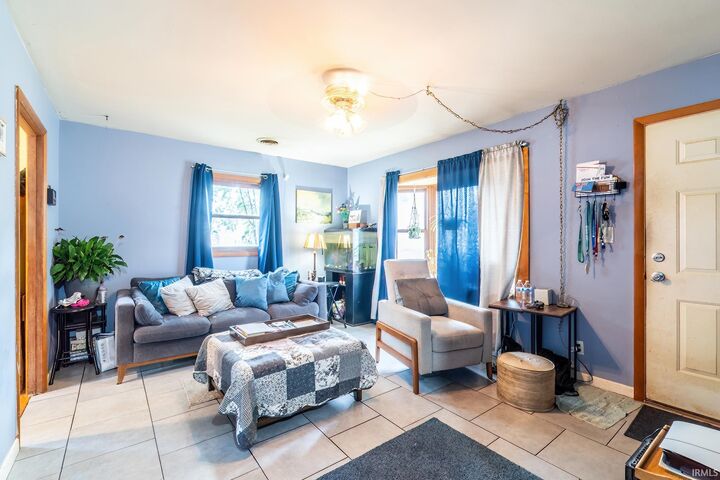 Property Photo:  2402 Charlotte Avenue  IN 46805-3816 