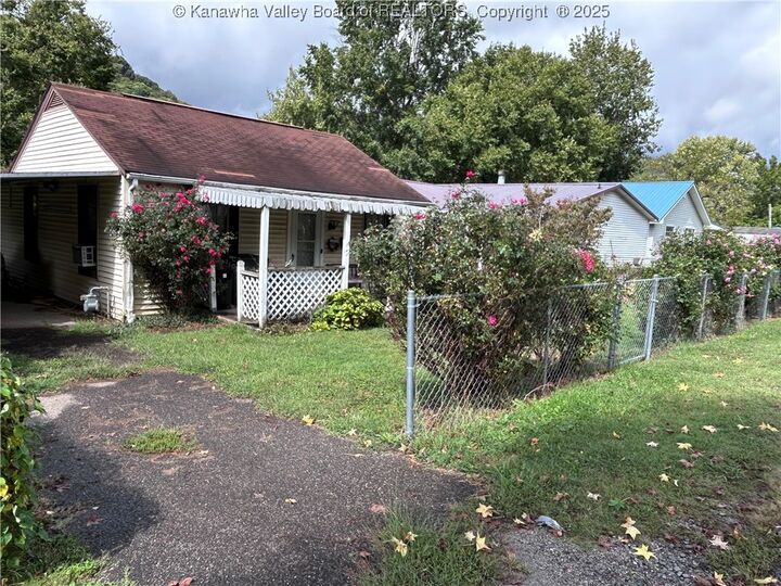 5223 Raven Drive  Charleston WV 25306 photo