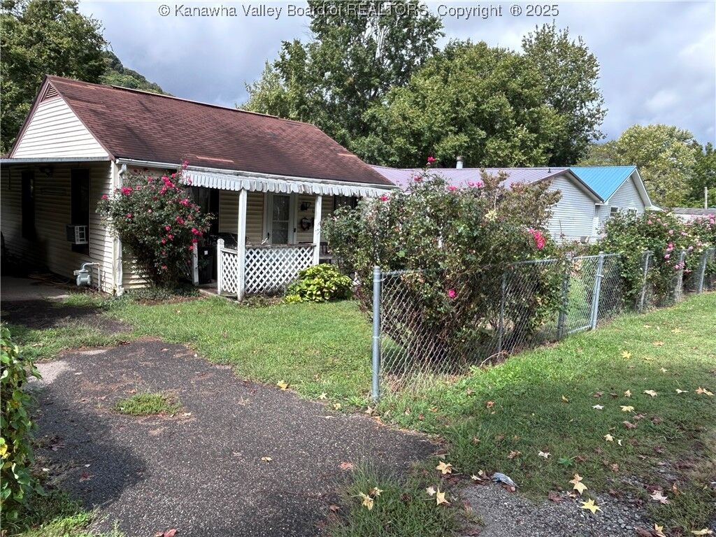 Property Photo: 5223 Raven Drive WV 25306