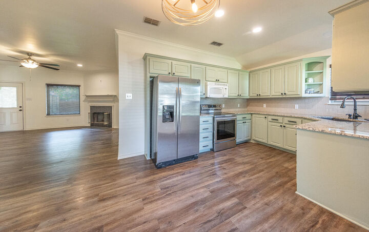 Property Photo:  710 15th Street  TX 79363 