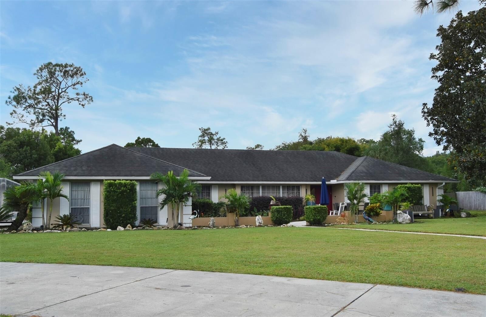 Property Photo:  1200 Waverly Way  FL 32750 