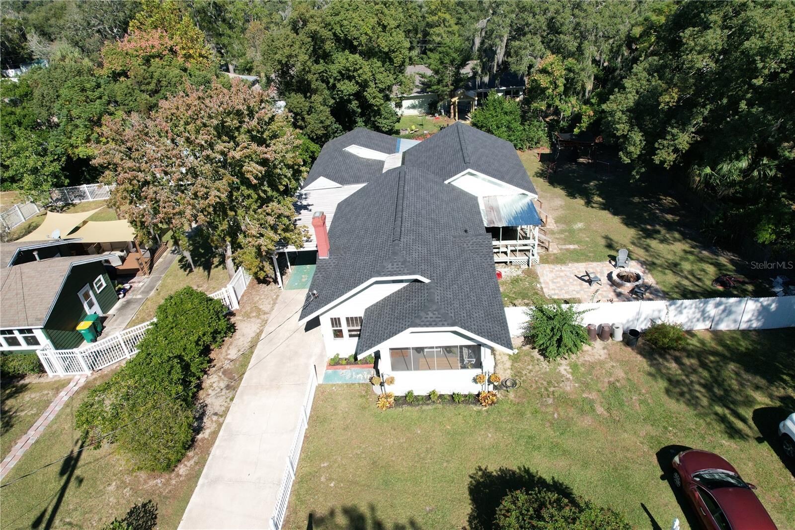 Property Photo: 1317 E 2nd Avenue FL 32757