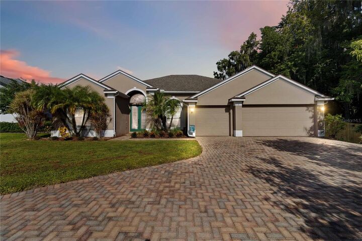 Property Photo: 116 View Point Place FL 32708