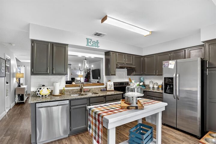 Property Photo:  2713 Candlewood Court  FL 32703 