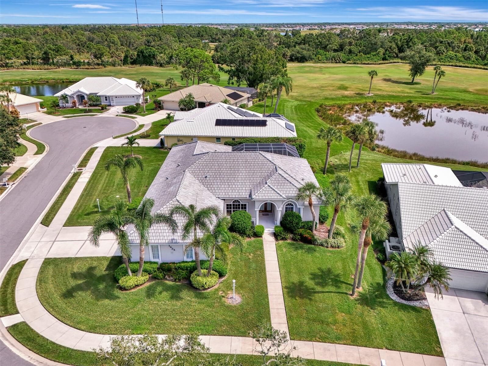 Property Photo:  1434 Gleneagles Drive  FL 34292 