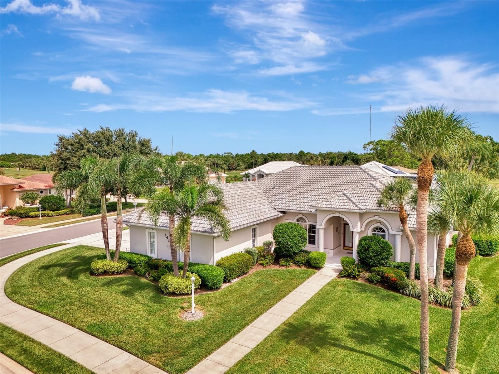 Property Photo: 1434 Gleneagles Drive FL 34292