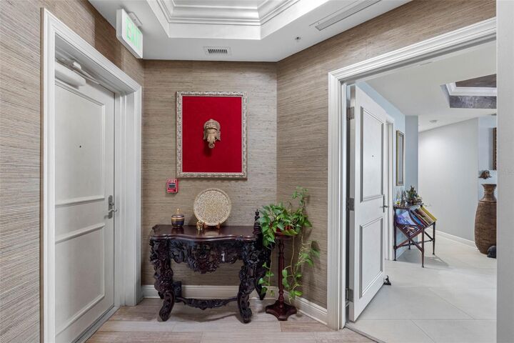 Property Photo:  5823 Bowen Daniel Drive 1405  FL 33616 