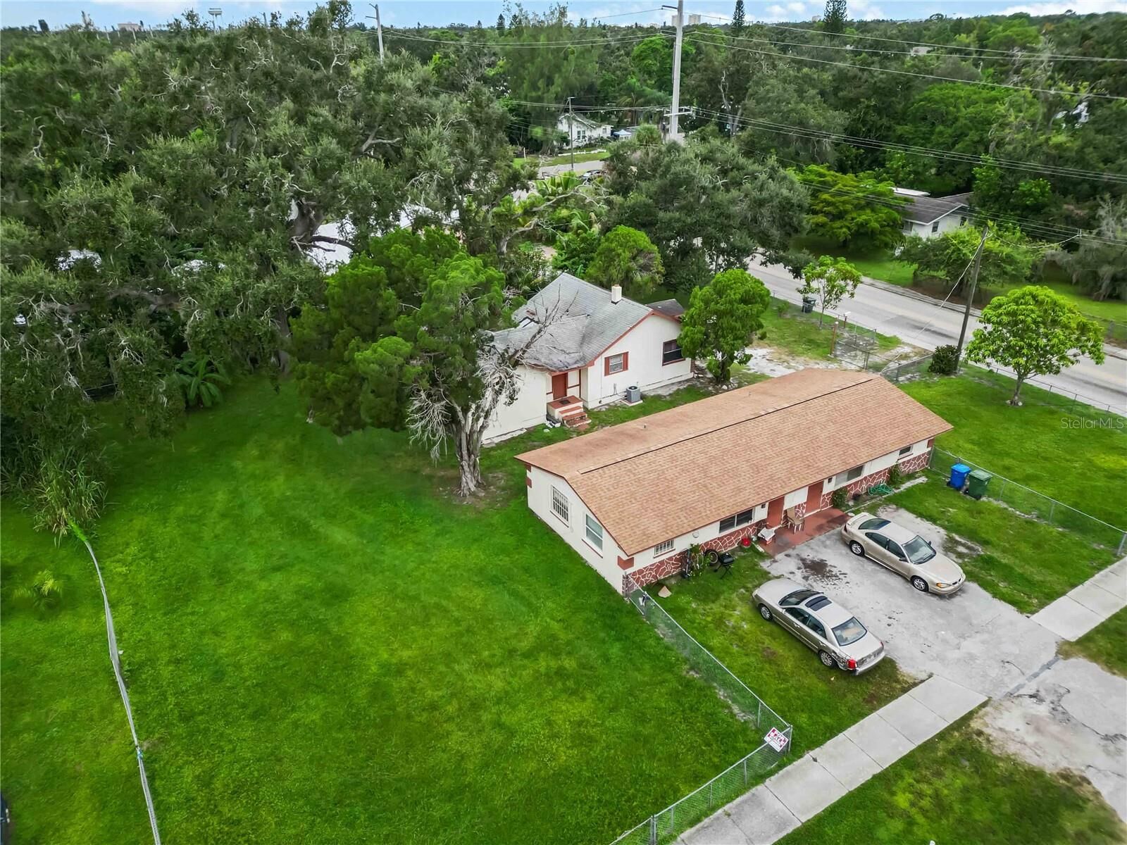 Property Photo:  902 27th Street E  FL 34208 