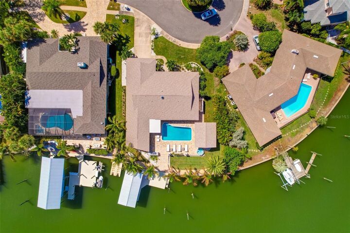 Property Photo:  807 Snug Island  FL 33767 