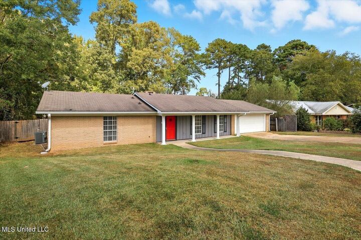 Property Photo:  23 Fox Glen Circle  MS 39042 