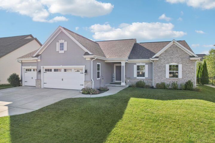 1410 Blazing Star Dr  Oconomowoc WI 53066 photo