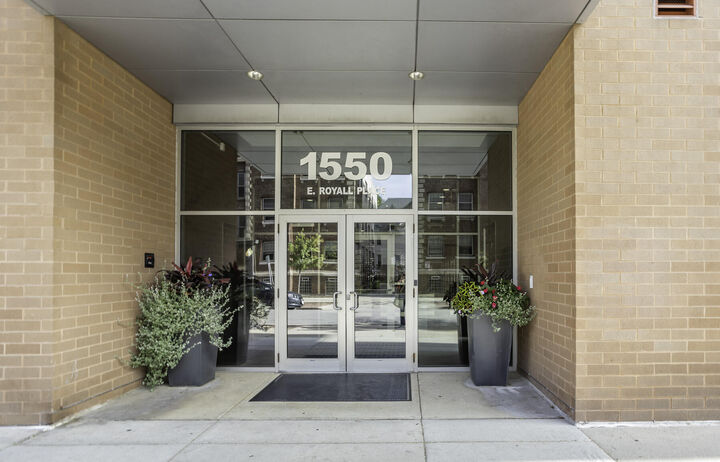 Property Photo:  1550 E Royall Pl 907  WI 53202 