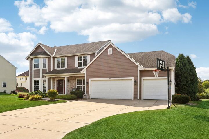 4923 W Devinshire Dr  Franklin WI 53132 photo