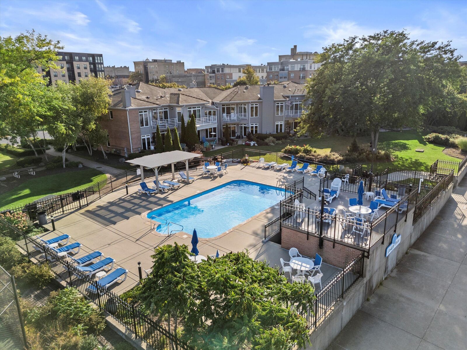 Property Photo:  68 Harborview Dr 68  WI 53403 
