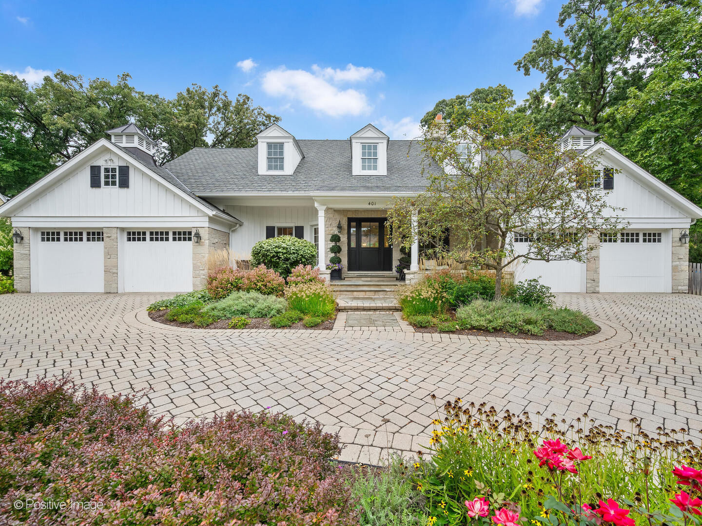 Property Photo: 401 Birchwood Road IL 60521