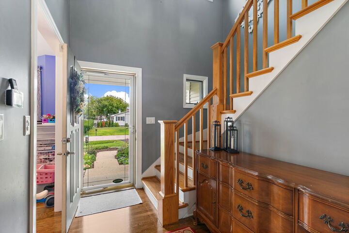 Property Photo: 811 Carol Avenue IL 60050