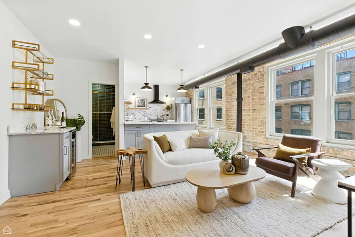 Property Photo:  515 N Noble Street 306  IL 60642 