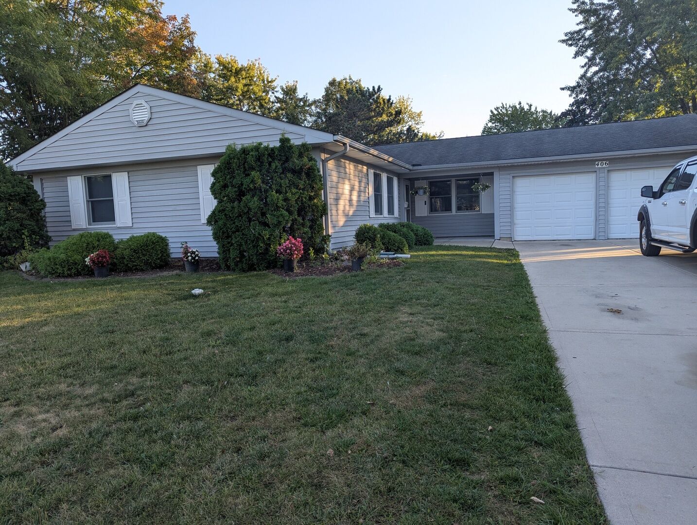 Property Photo: 406 Allonby Drive IL 60194