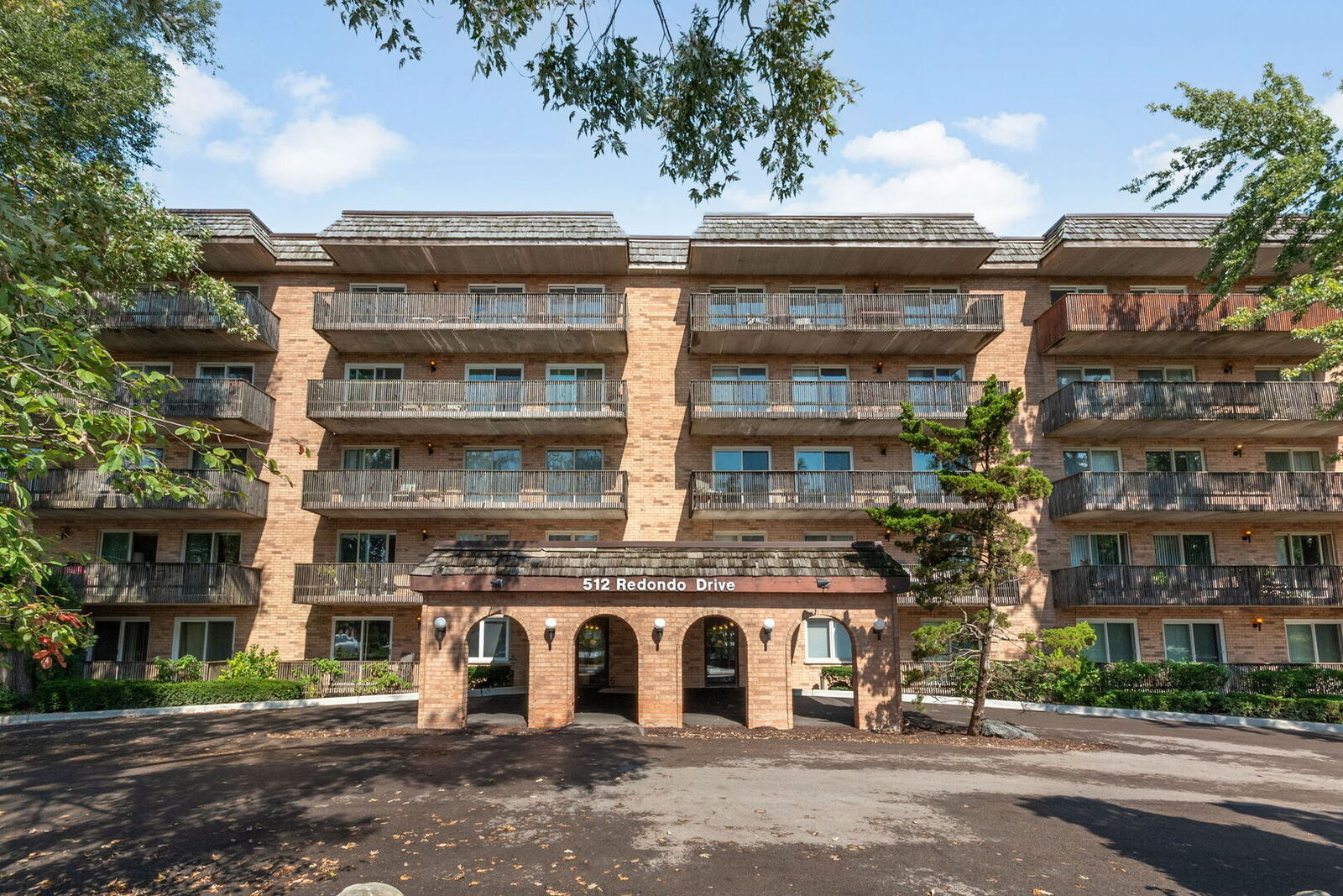 Property Photo:  512 Redondo Drive 512  IL 60516 
