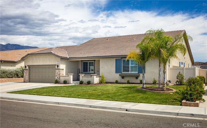 Property Photo: 832 Hilltop Court CA 92320