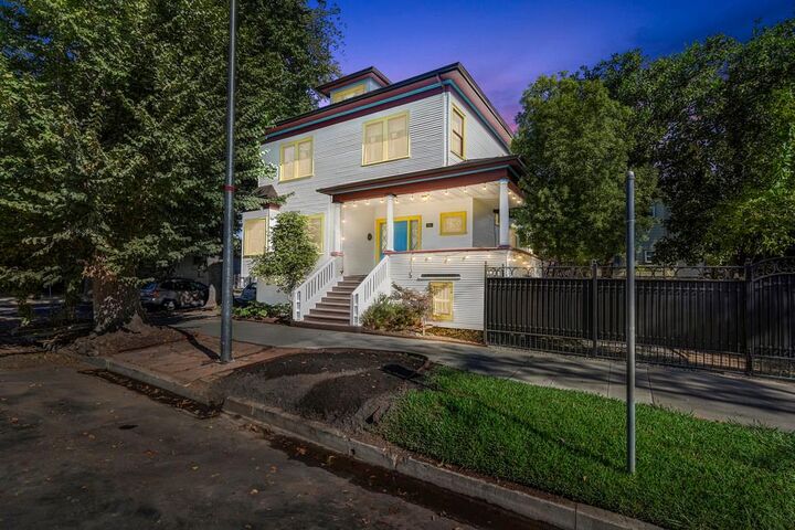 Property Photo:  1301 D Street  CA 95814