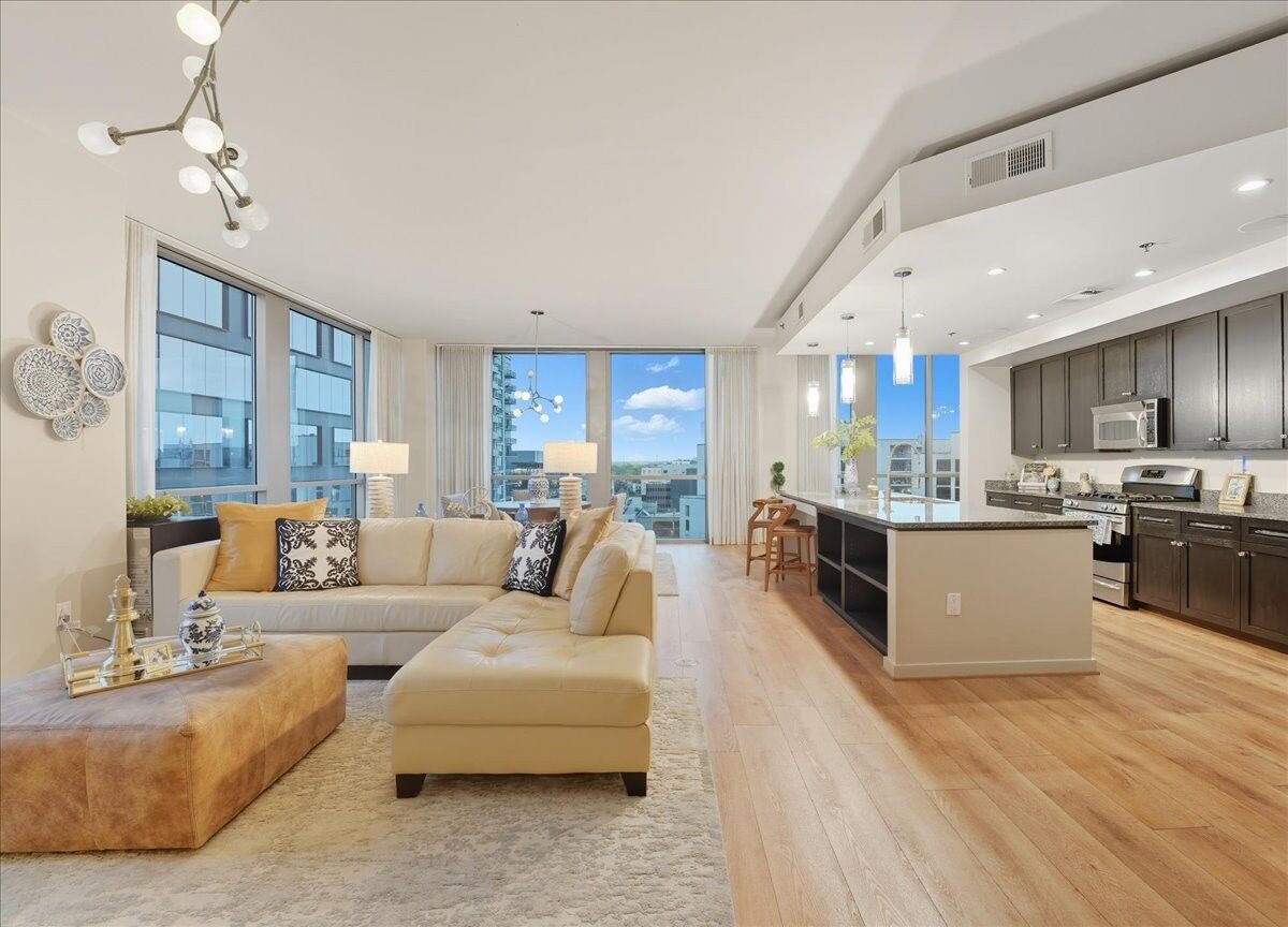 Property Photo:  900 20th Ave S 901  TN 37212 