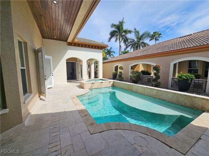 Property Photo:  7472 Key Deer Court  FL 33966 