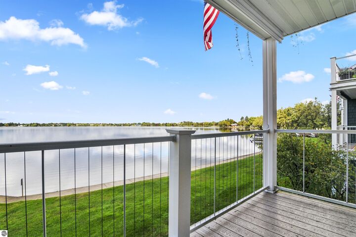 658 S Lake Street  Cadillac MI 49601 photo