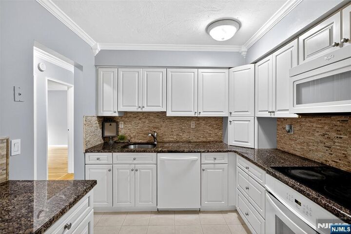 Property Photo:  462 Liberty Street 462A Unit# 101  NJ 07643 