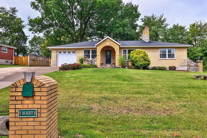Property Photo: 5 Marys Court KY 41042